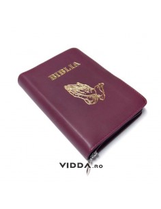 Biblia - Format mic - Maro - In piele cu fermoar - Maini in rugaciune